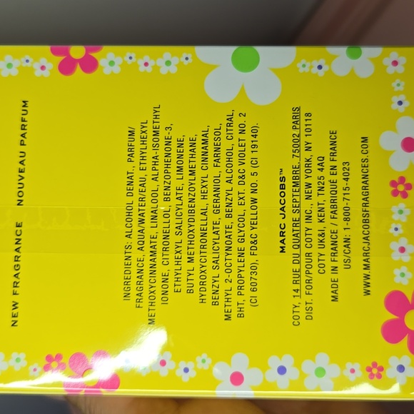 Marc Jacobs Daisy Eau So Fresh Glow Eau de Toilette with Pear, Violet 75ml - Picture 6 of 7